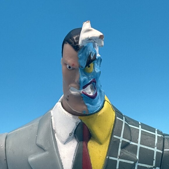 DC Comics Batman The Animated Series Two Face 4.5 Inch Action Figure Mattel 2009 - Picture 7 of 7